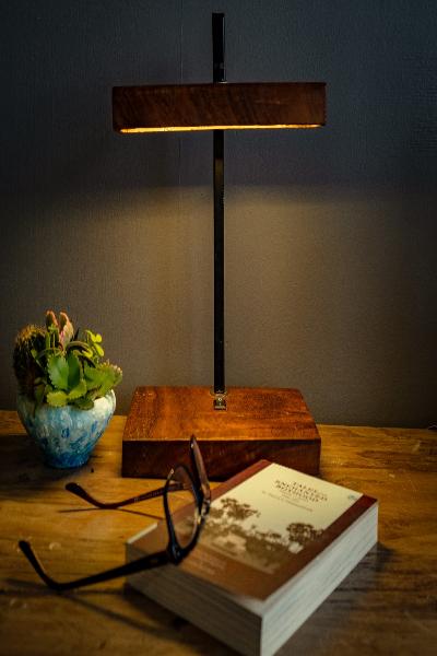 Hetti Reading Light